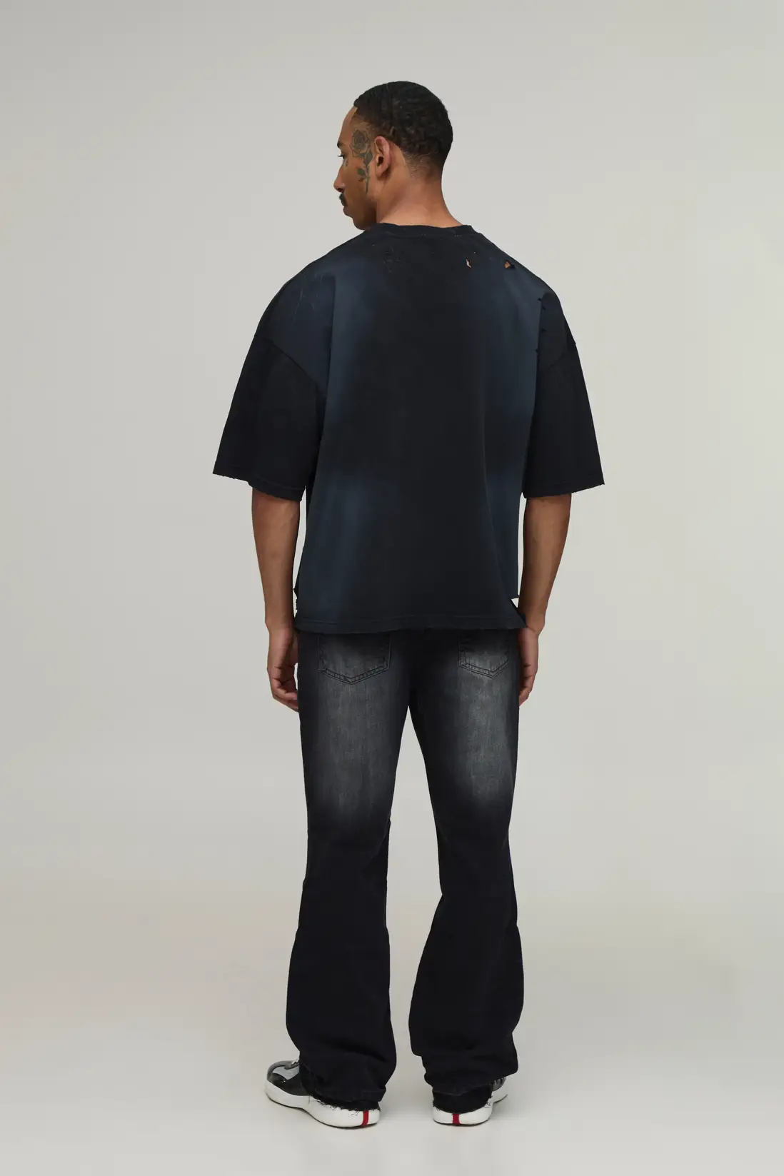 Tonal Gusset Ripped Knee Slim Flared Jeans - Image 2
